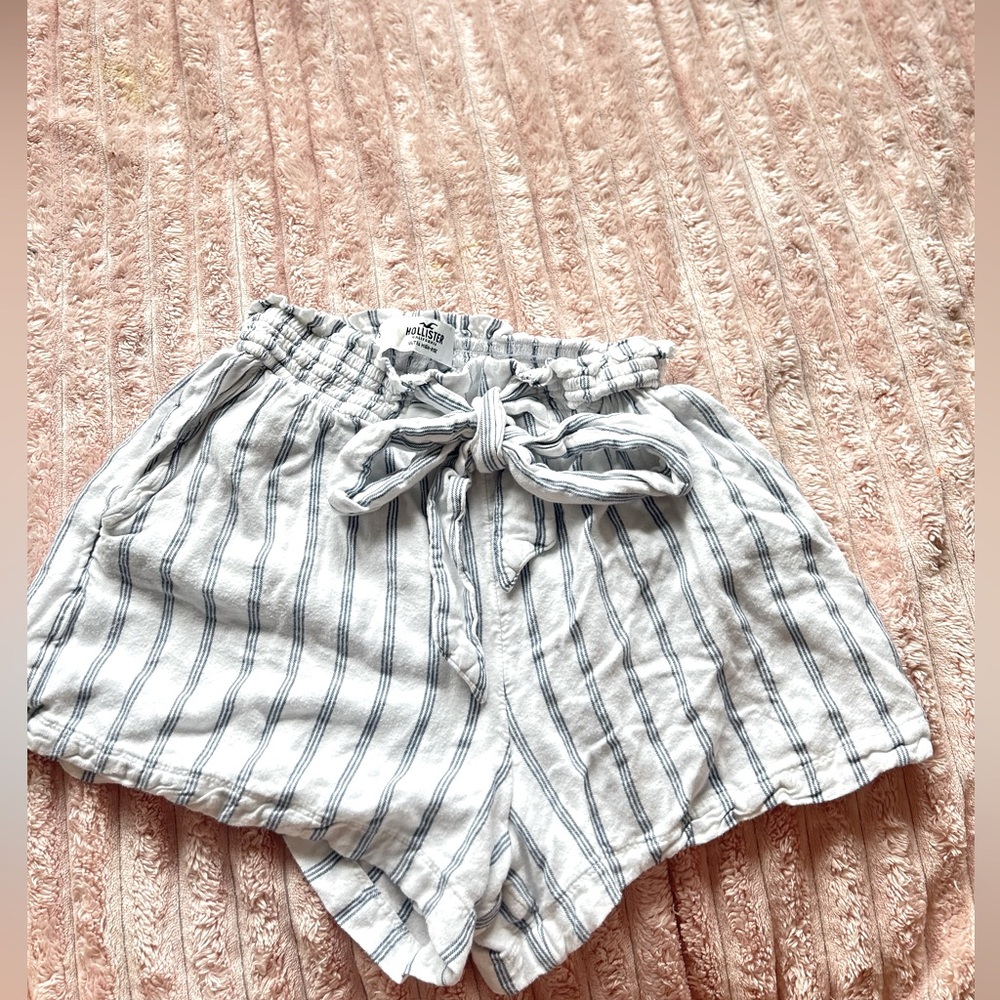 Hollister size small flow shorts